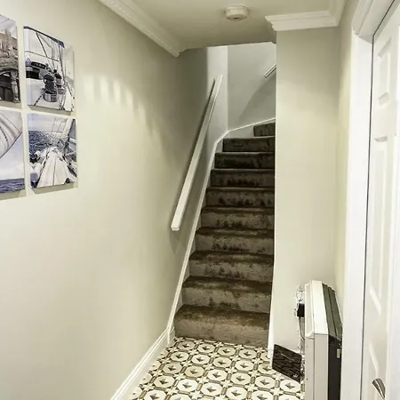 Fabulous City Townhouse With Parking Max 6 Guests Ferienhaus